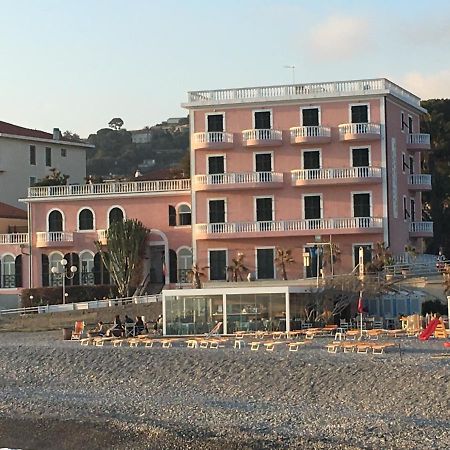 Hotel Piccolo Lido Бордигера Экстерьер фото
