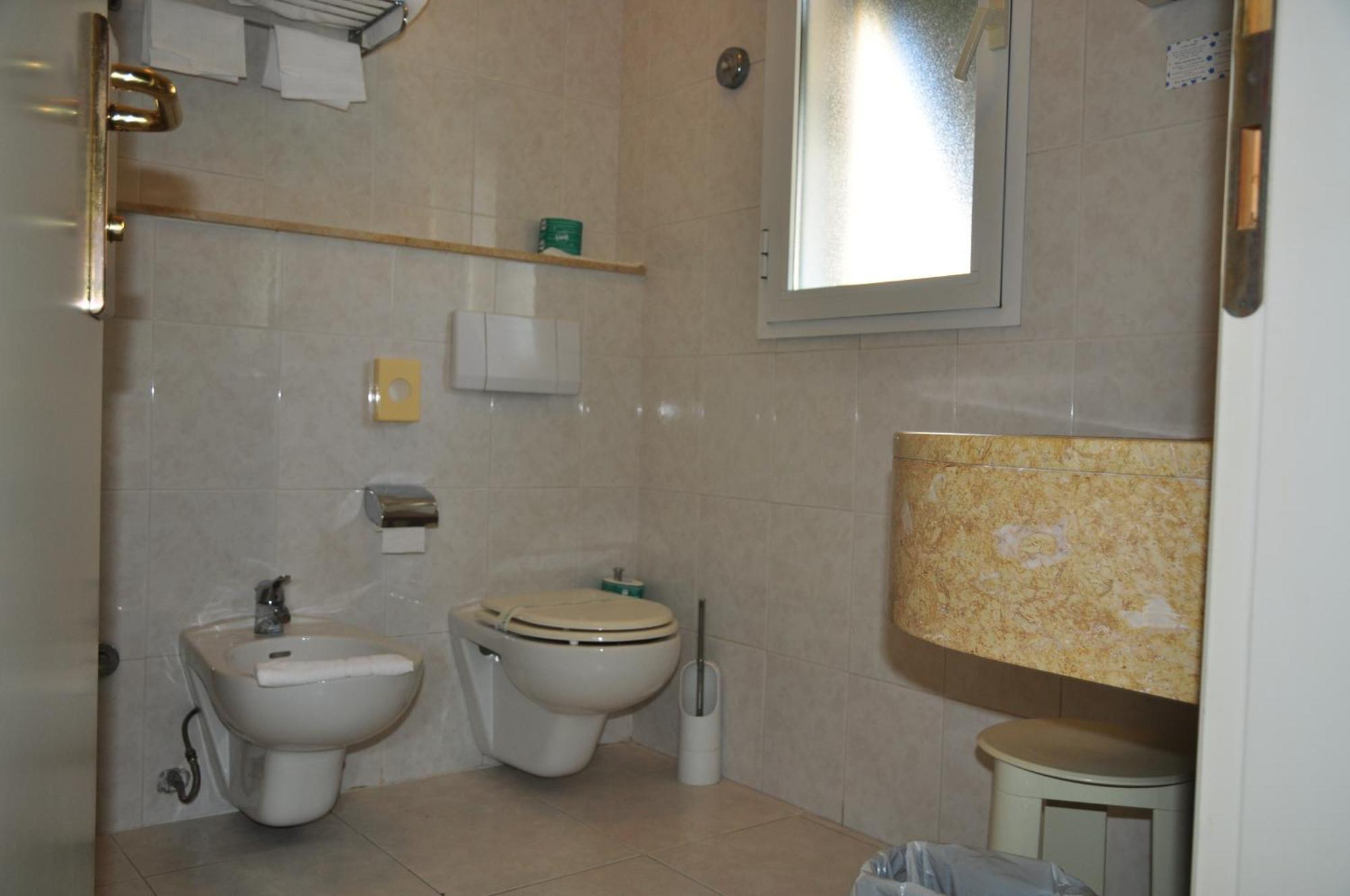 Hotel Piccolo Lido Бордигера Экстерьер фото