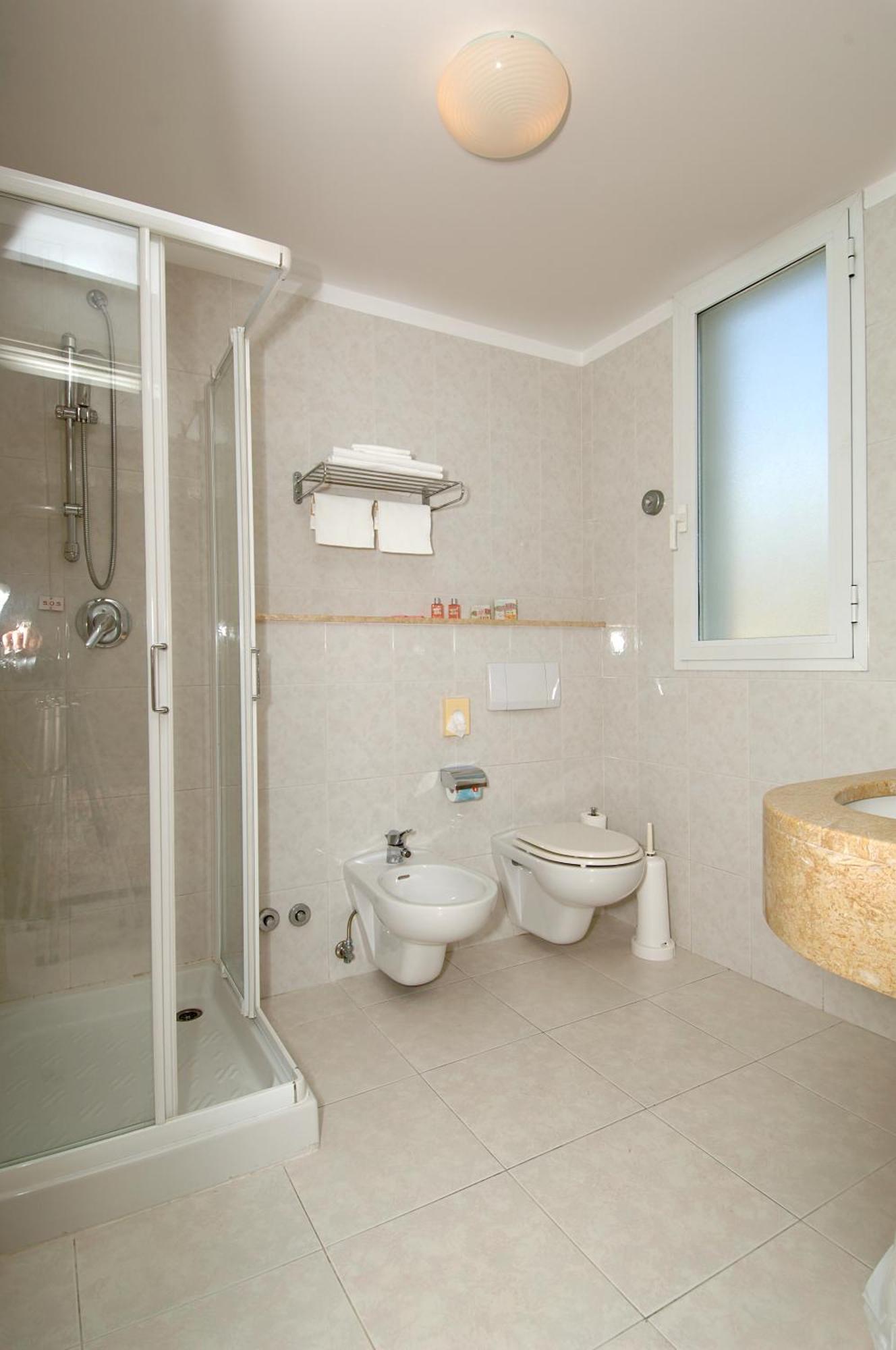 Hotel Piccolo Lido Бордигера Экстерьер фото
